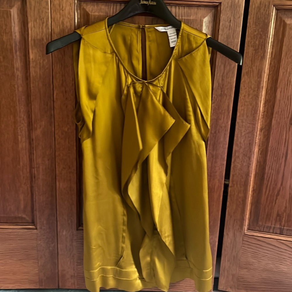 Diane Von Furstenberg gold silk shell size 2
